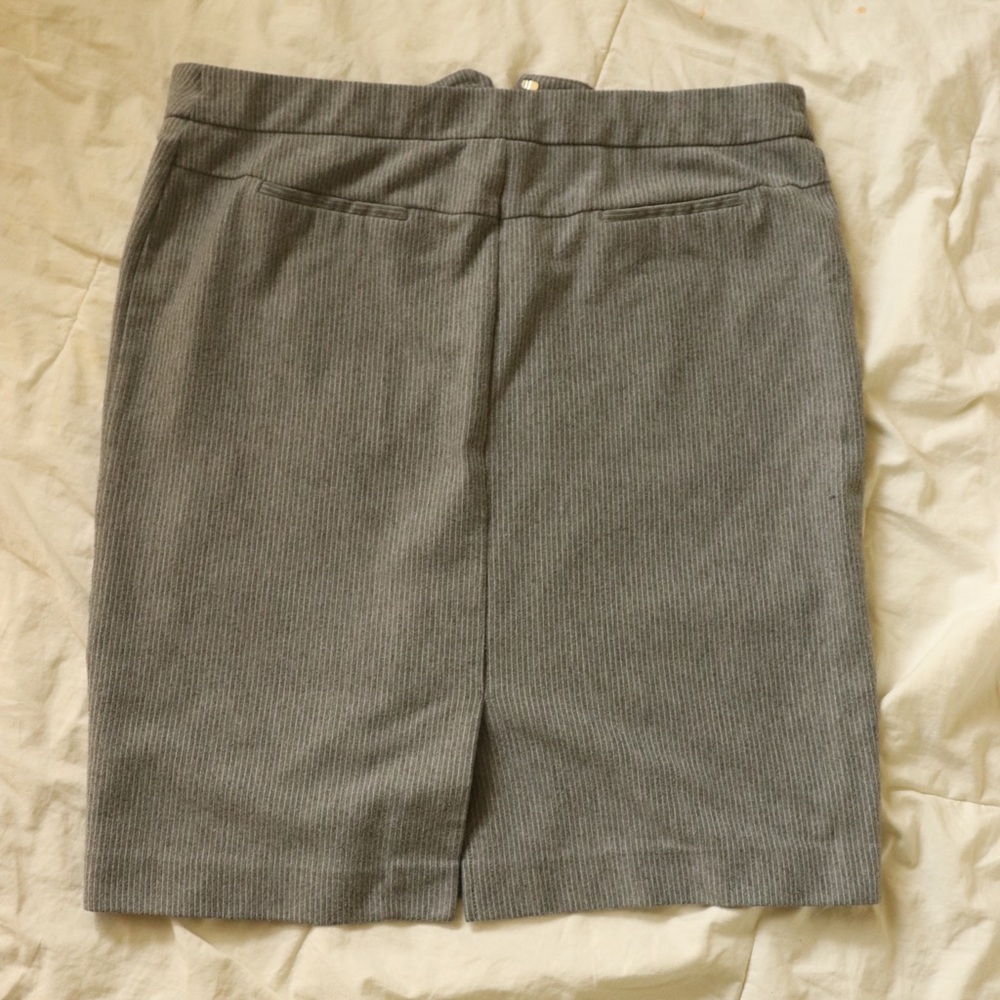 3/$20 NY&Co Gray and White Striped Pencil Skirt